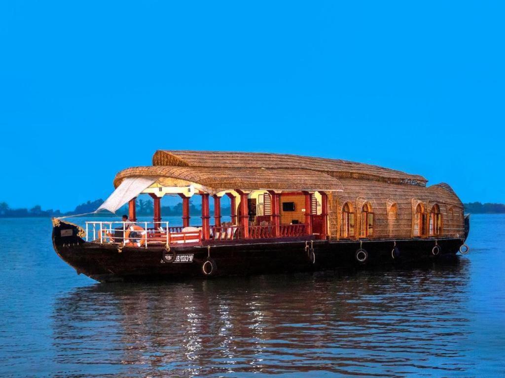 Aqua Castle Houseboat - By Aqua Jumbo Houseboats Hotel Alappuzha Luaran gambar