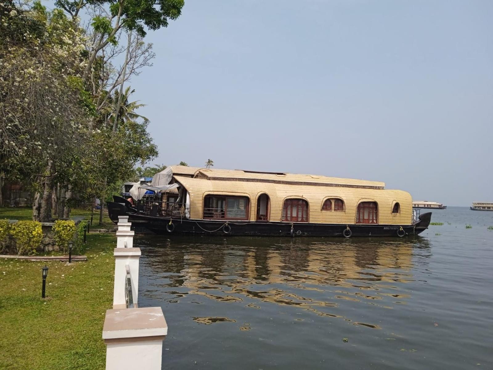 Aqua Castle Houseboat - By Aqua Jumbo Houseboats Hotel Alappuzha Luaran gambar