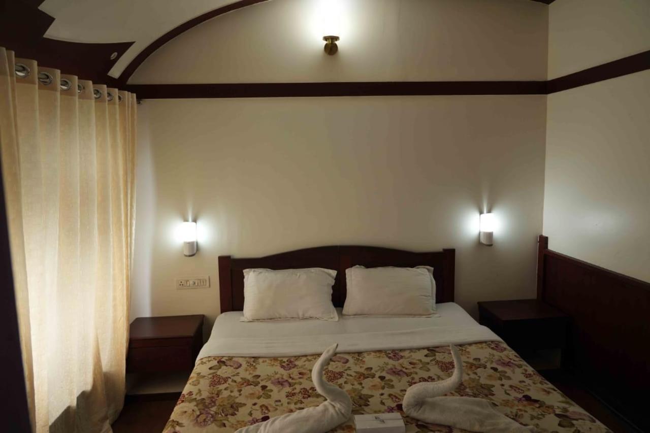 Aqua Castle Houseboat - By Aqua Jumbo Houseboats Hotel Alappuzha Luaran gambar