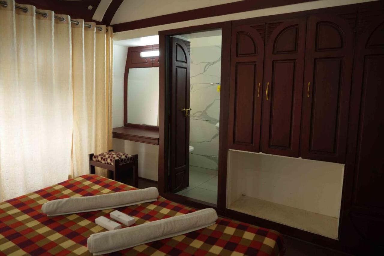 Aqua Castle Houseboat - By Aqua Jumbo Houseboats Hotel Alappuzha Luaran gambar