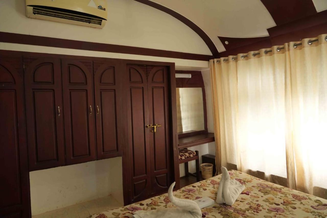 Aqua Castle Houseboat - By Aqua Jumbo Houseboats Hotel Alappuzha Luaran gambar